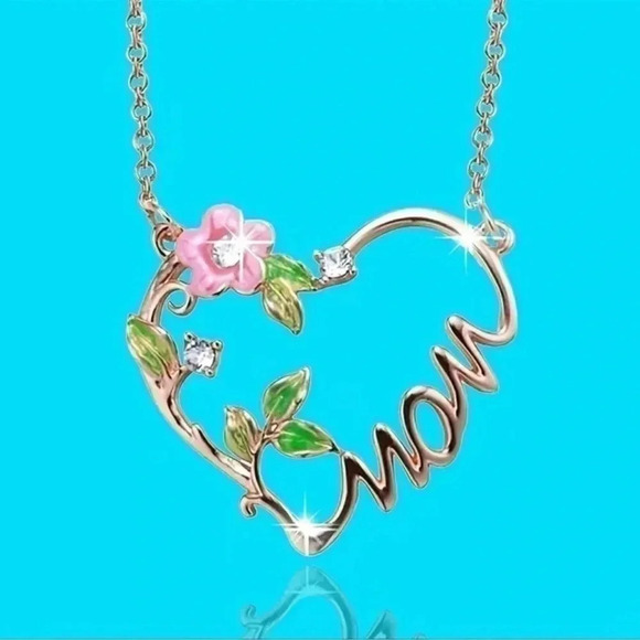 Heart Shaped Mom Pendant Necklace - Picture 4 of 5